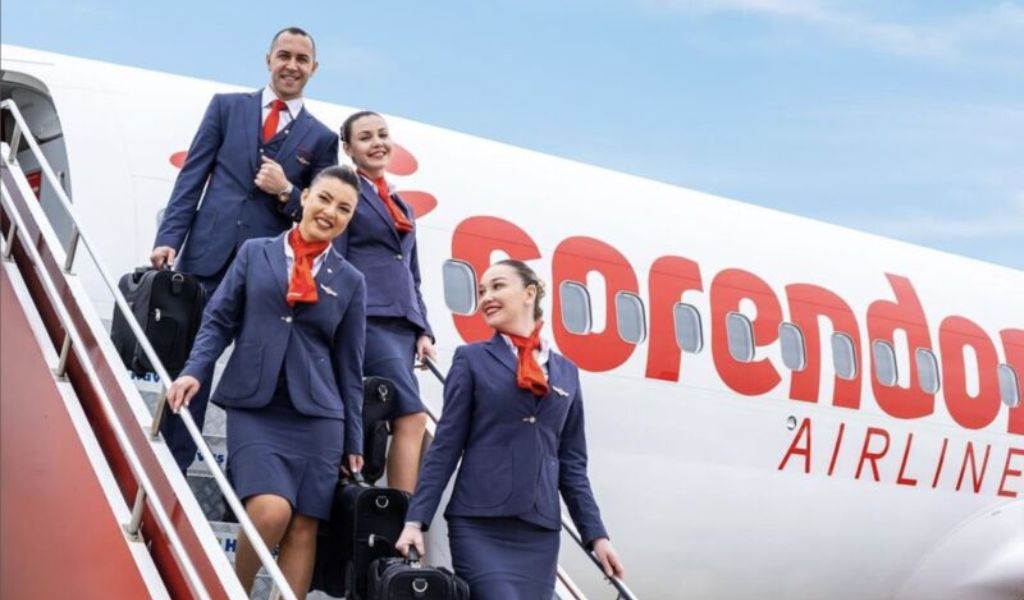 corendon airlines aircraft crew