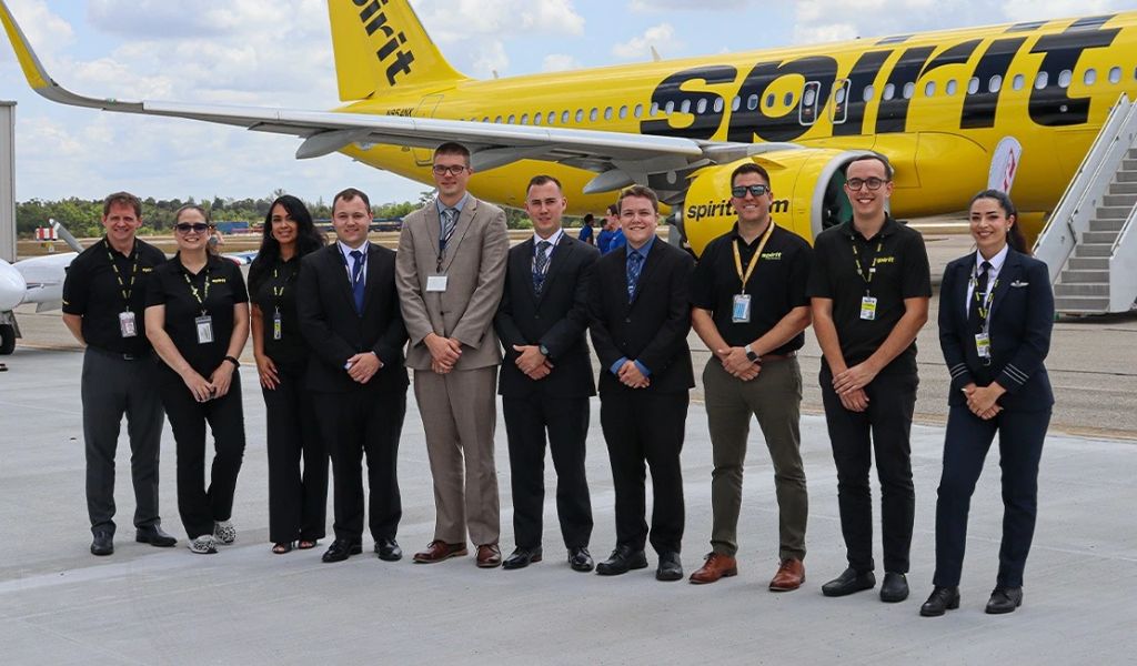 spirit airlines aircraft crew