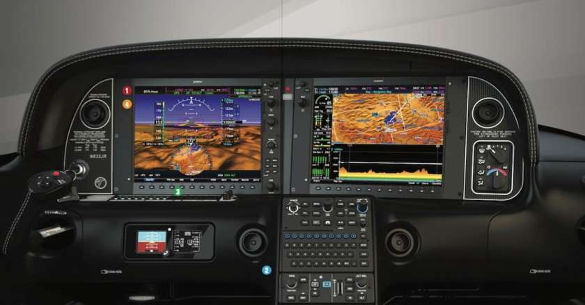 cirrus aircraft sr22 cockpit