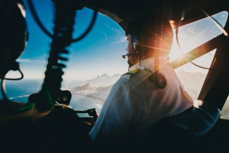 man-flying-a-helicopter-2868217.jpg Fci